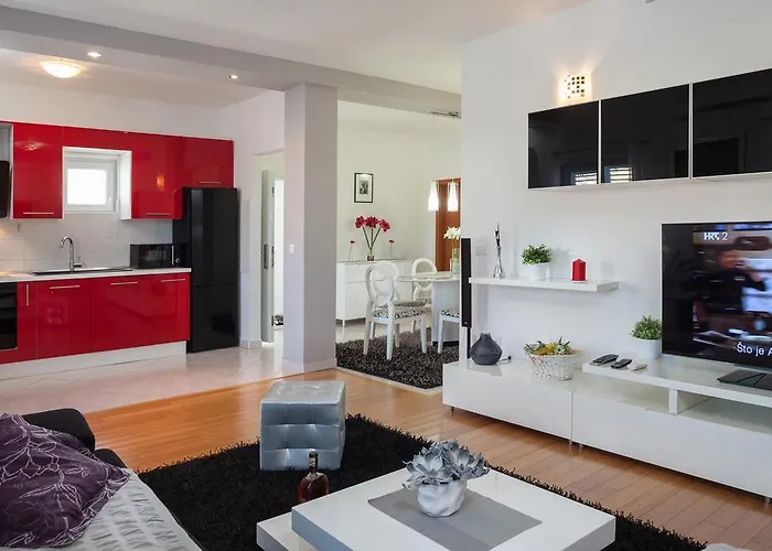 Center Διαμέρισμα *